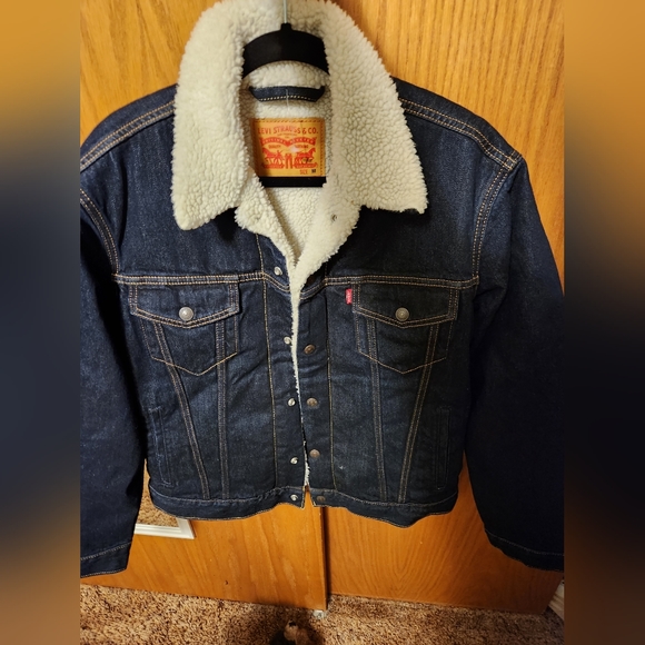Levi sherpa trucker jacket (dark wash) - Picture 1 of 4